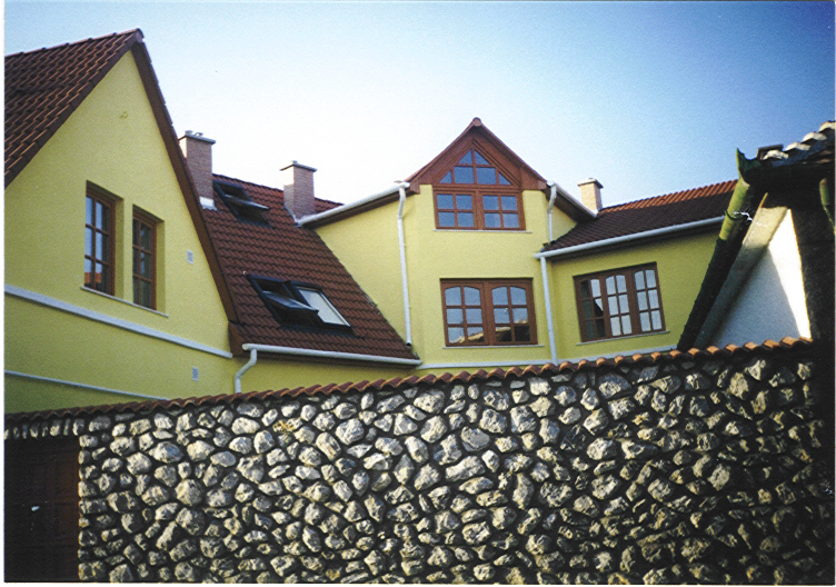 castle.jpg (454867 bytes)